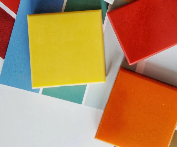 Kolaj iç tasarım için yapay taş. Coloristics.