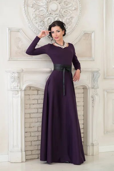 Brunette Woman Purple Stylish Dress Posing Vintage Interior — Stock Photo, Image