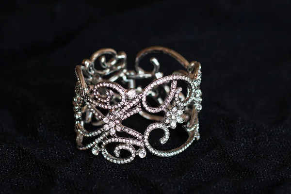 Luxus Diamant Armband Auf Schwarzem Hintergrund — Stockfoto