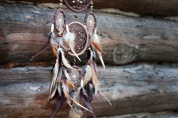 Traditioneller Indischer Talisman Traumfänger Auf Hölzernem Hintergrund — Stockfoto