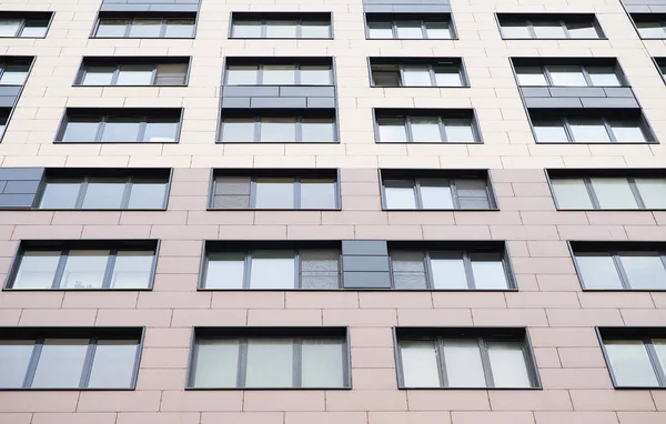 Facciata Minimalista Edificio Marrone Con Finestre — Foto Stock