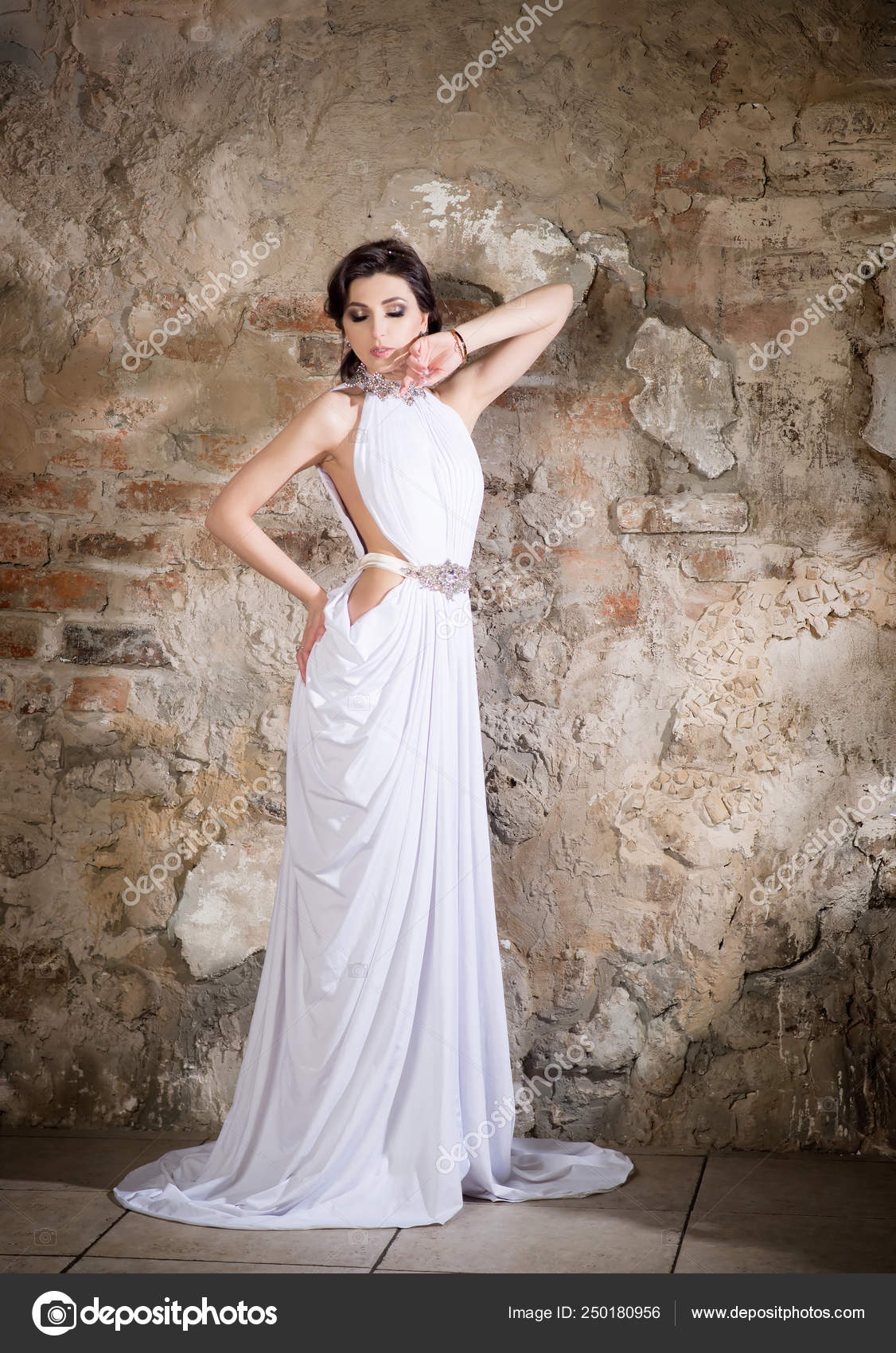 長い白いドレスのギリシャ風の女性 ファッション モデル — ストック