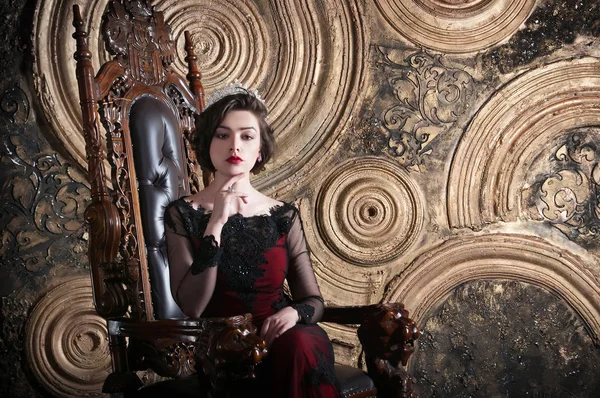 Queen Red Dress Sitting Throne Symbol Power — Stock Photo, Image