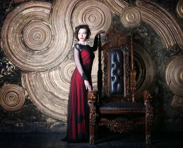 Queen Red Dress Sitting Throne Symbol Power — Stock Photo, Image