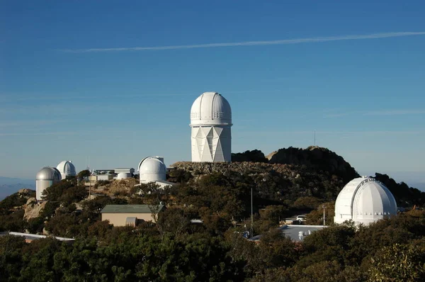 Grupp Astronomiska Observatorier Bergstopp — Stockfoto