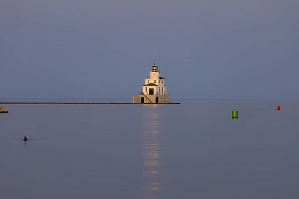 Phare Dans Lumière Soir Réflexion Dans Eau Lac Michigan — Photo