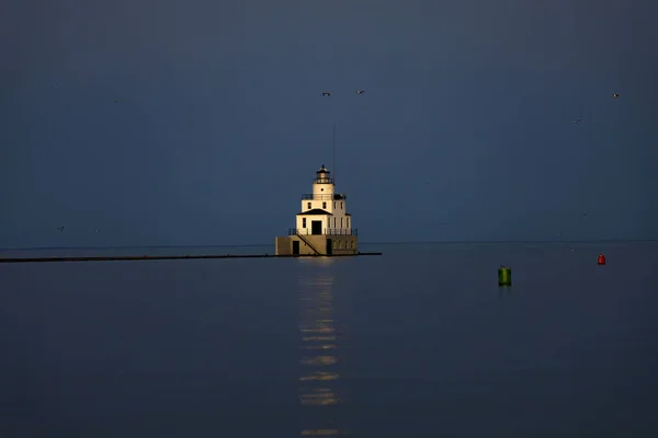 Faro Luce Serale Riflesso Nel Lago Acqua Michigan — Foto Stock