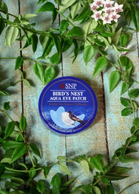 Rusya, Udachnyy, 05/01/2019yutma yuvası Snp Kuş Yuvası Aqua Eye Patch ile gençleştirici hidrojel göz yamaları. Kırlangıç yuvasının en değerli özüne ek olarak yamalar içinde ıslatılmış olan özü, safir tozu, hyalu içerir