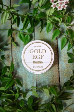 Rusya, Udachnyy, 05/01/2019petitfee prim altın egf göz yama gözleri etrafında kırışıklıkların anti-aging hydrogel yamalar altın özü, aloe vera özü, ginseng özü, havyar özü, Egf içerir.
