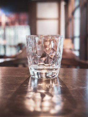 Bistro 'nun içi gece yarısı