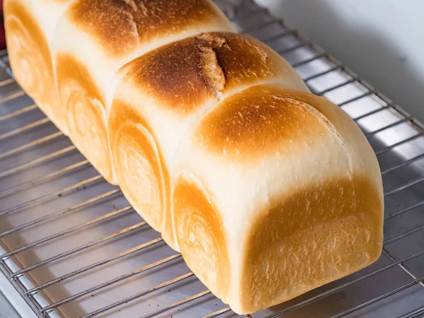 Wit Brood Brood Geïsoleerd — Stockfoto