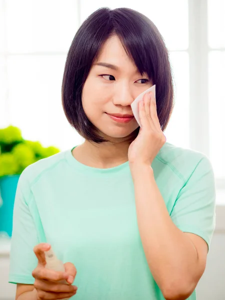 Mulher Asiática Cuidados Com Pele Imagem — Fotografia de Stock