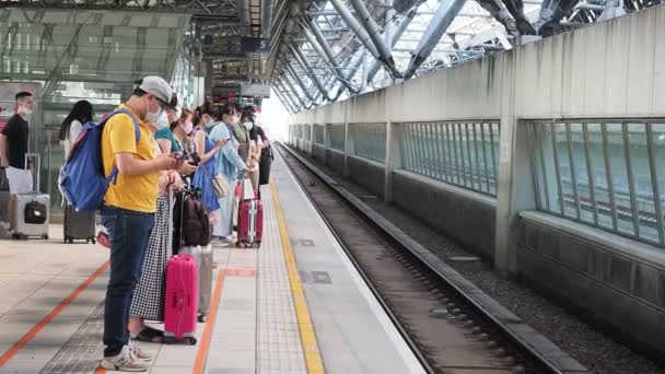 Taichung Taiwan Juli Passagiere Mit Mundschutz Nahverkehrssystem Juli 2020 Taichung — Stockvideo