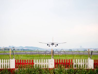 Taipei, Tayvan 'a uçak iniyor..