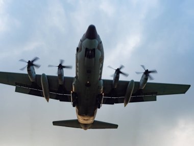 Taipei, Tayvan 'a uçak iniyor..