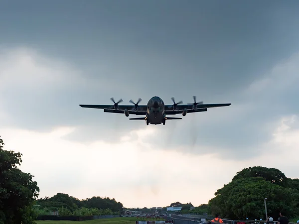 Airplane Landing Taipei Taiwan — Stock Photo, Image