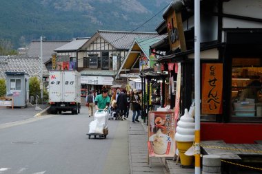 Yufuin, Japonya 'da turizm ve turizm turları için popüler bir yerdir..