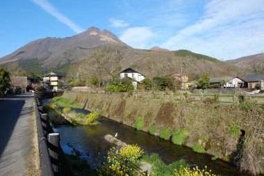 Kumamoto caddeleri Japonya, Kumamoto 'da ön cephe.