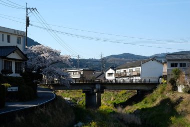 Kumamoto caddeleri Japonya, Kumamoto 'da ön cephe.