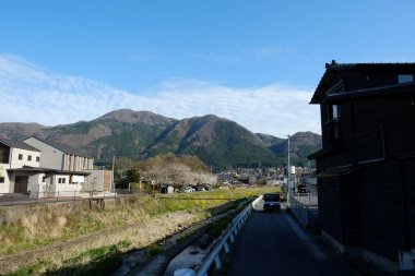 Kumamoto caddeleri Japonya, Kumamoto 'da ön cephe.