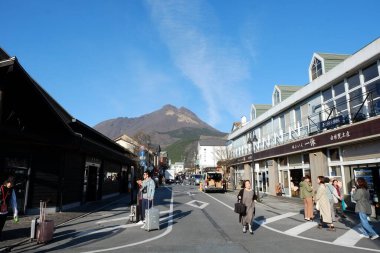 Kumamoto caddeleri Japonya, Kumamoto 'da ön cephe.