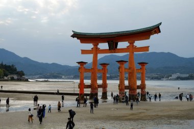 Japonya, Hiroşima 'da Itsukushima manzarası. Halk arasında Miyajima olarak bilinir.,