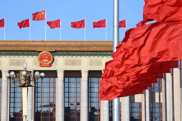 Pekin Çin Asya Tiananmen Kare Kırmızı Bayraklar — Stok fotoğraf