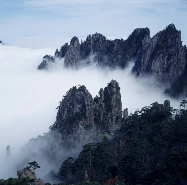 雾气的黄山黄山在高角度景观 安徽省 — 图库照片