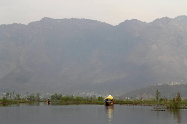 Srinagar India Abril 2017 Lago Dal Solo Barco Lago Dal — Foto de Stock
