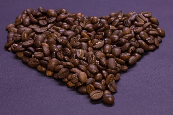 Kaffeebohnen Haben Die Form Eines Herzens Blauer Hintergrund — Stockfoto