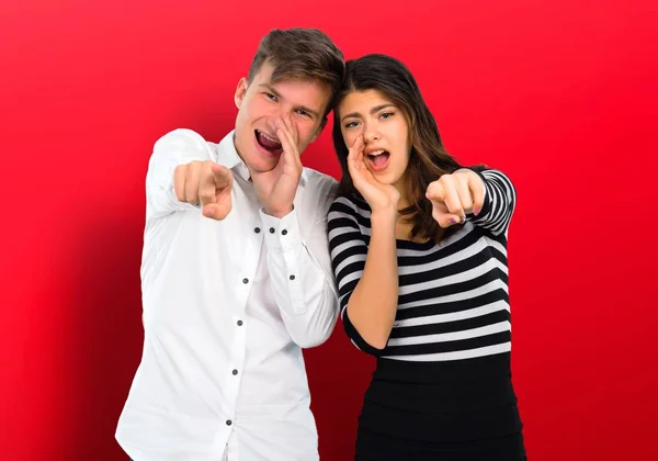 Young Couple Shouting Mouth Wide Open — Stock Photo, Image