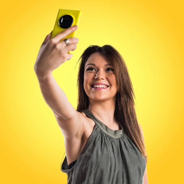 Chica Joven Haciendo Una Selfie — Foto de Stock