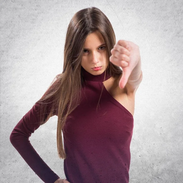 Chica Haciendo Mala Señal — Foto de Stock