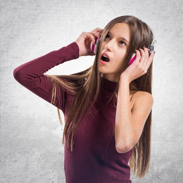 Młody Nastolatek Dziewczyna Słuchania Muzyki — Zdjęcie stockowe