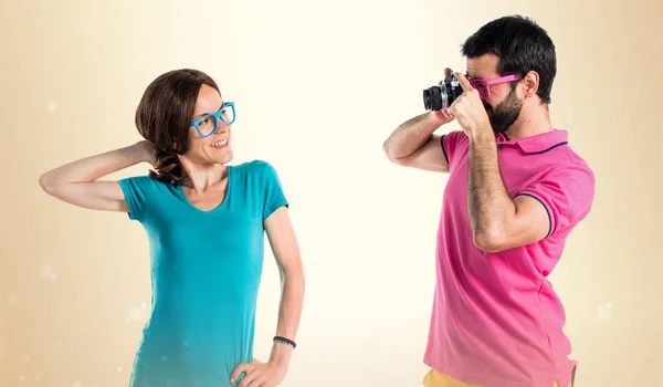 Coppia Abiti Colorati Fotografare — Foto Stock