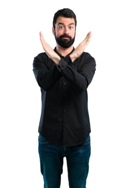 Beyaz arka plan üzerinde hiçbir jest yapma sakallı yakışıklı adam