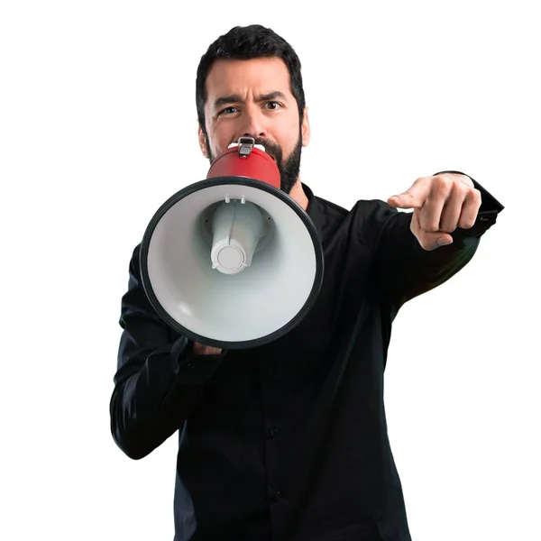 Hombre Guapo Con Barba Sosteniendo Megáfono Sobre Fondo Blanco —  Fotos de Stock