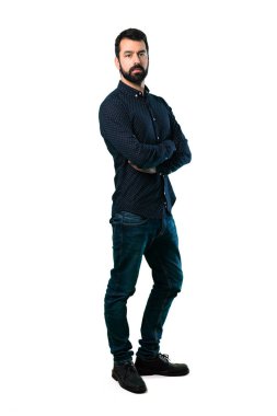 Beyaz arka plan üzerinde sakallı yakışıklı adam