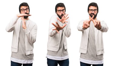 Korkmuş hipster adam kümesi