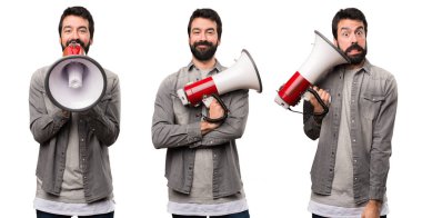 Bir megafon tutan sakallı yakışıklı adam kümesi