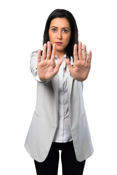 Mujer Bonita Haciendo Señal Stop Sobre Fondo Blanco — Foto de Stock