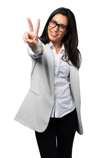 Jolie Femme Avec Des Lunettes Faisant Geste Victoire Sur Fond — Photo