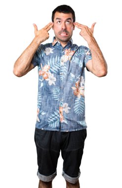 Yakışıklı adam intihar jest yapma çiçek forması ile beyaz arka plan izole