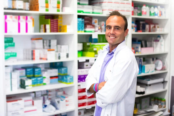 Glücklich Erwachsener Mann Apotheker Der Apotheke — Stockfoto