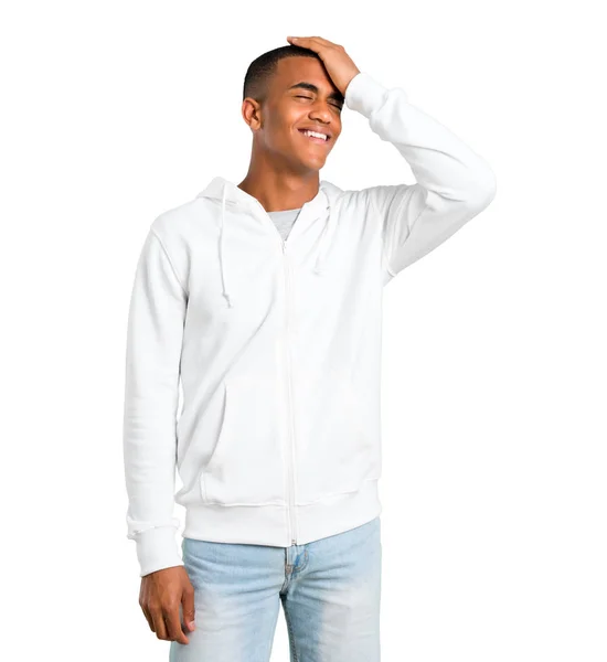 Pemuda Berkulit Gelap Dengan Kaus Putih Baru Saja Menyadari Sesuatu — Stok Foto