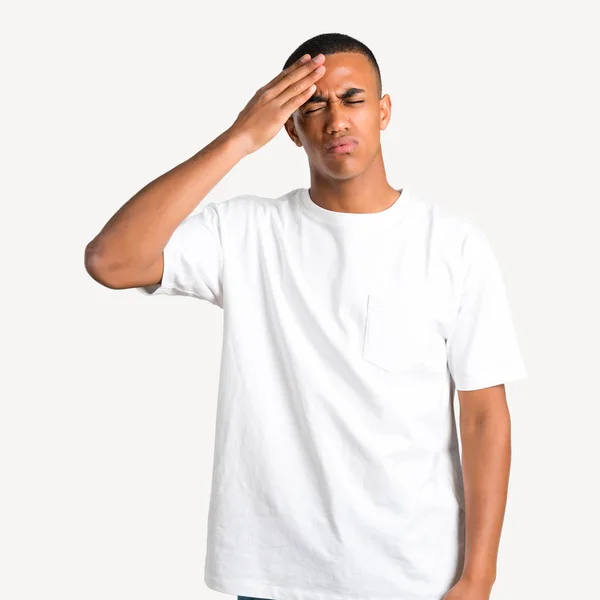 Unga Afroamerikanska Man Missnöjd Och Frustrerad Över Något Negativa Ansiktsuttryck — Stockfoto