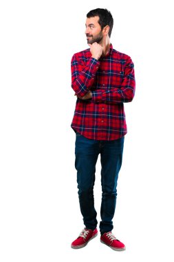 Ayakta ve yan seyir yakışıklı adam