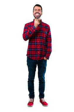 Yakışıklı adam Büyüteç tutarak