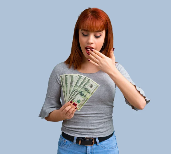 Joven Pelirroja Chica Tomando Montón Dinero Fondo Azul — Foto de Stock