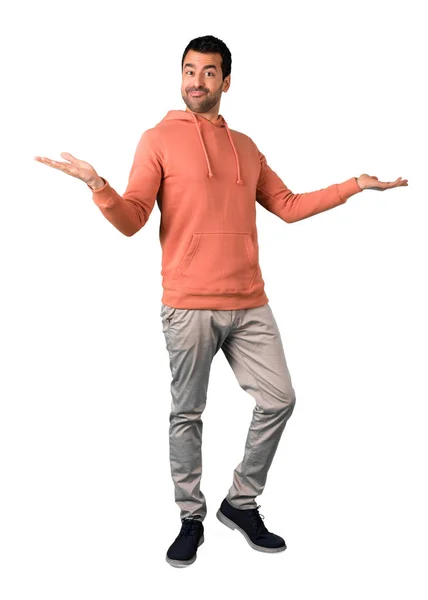 Ganzkörper Eines Mannes Einem Rosa Sweatshirt Der Mit Süßem Gesichtsausdruck — Stockfoto